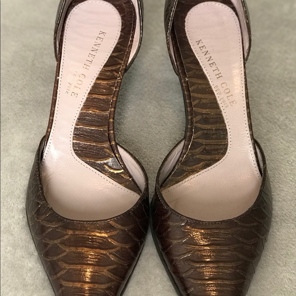 Kenneth Cole Pumps (Mid Heel Height) - Picture 5 of 8